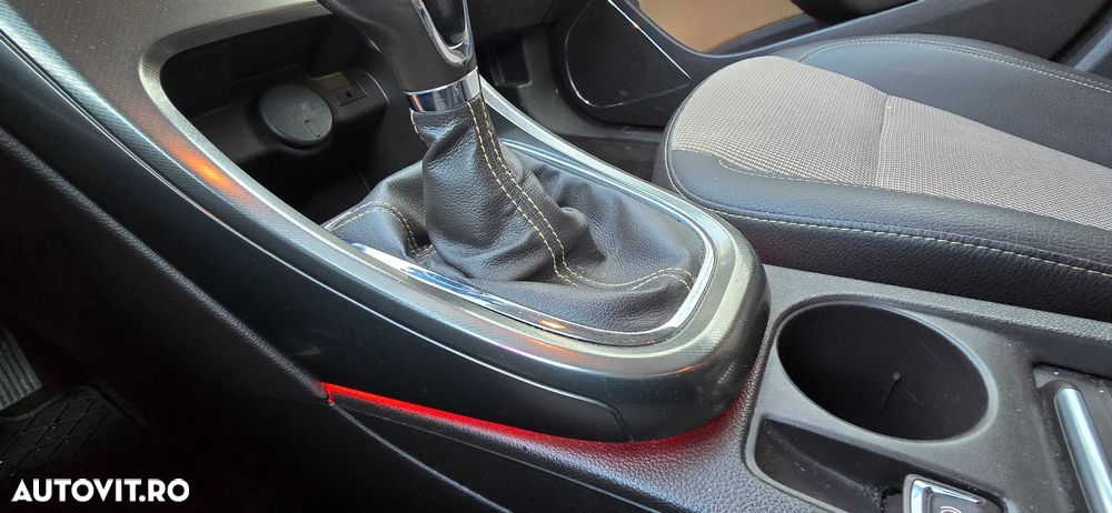 Opel Astra 1.4 Turbo - 17