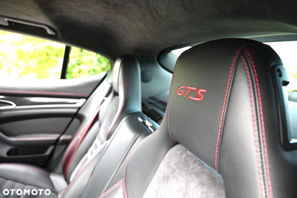 Porsche Panamera GTS PDK - 25
