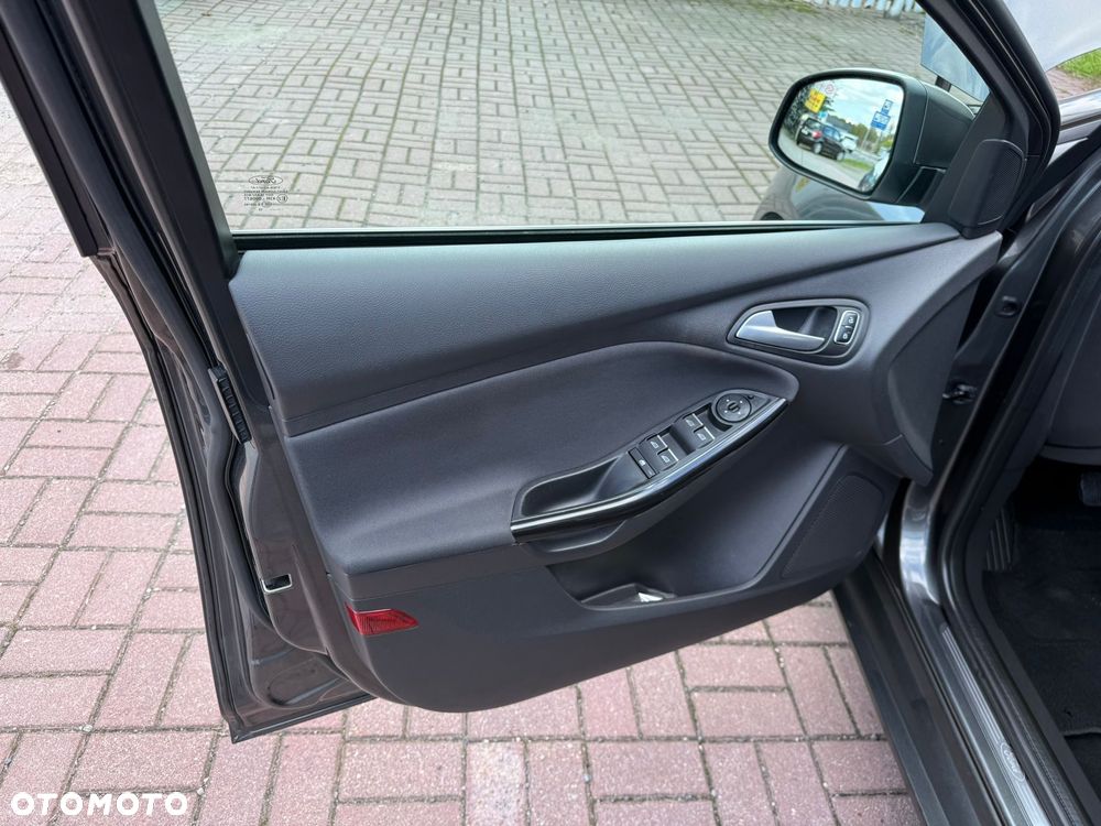 Ford Focus 1.0 EcoBoost Start-Stopp-System TITANIUM STYLE - 33