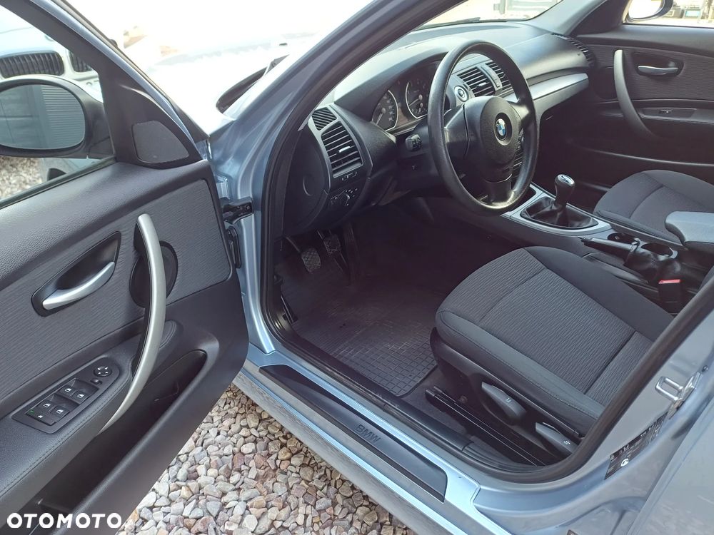 BMW Seria 1 116i - 17