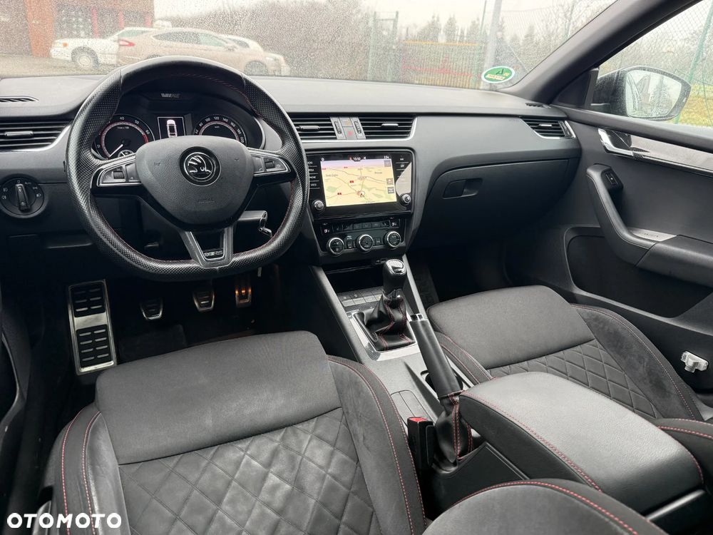 Skoda Octavia 2.0 TSI RS 230 - 19