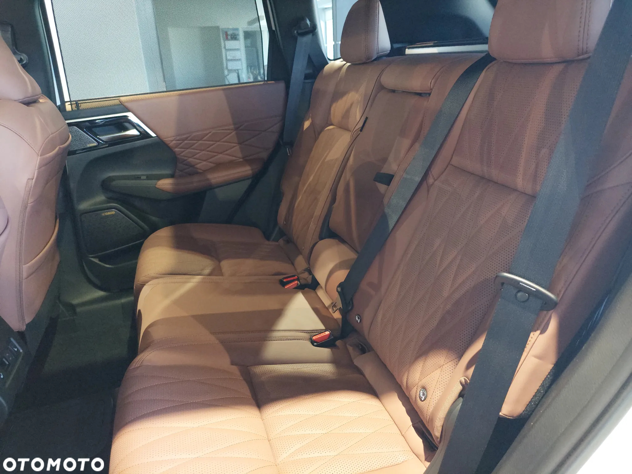 Mitsubishi Outlander PHEV Instyle Plus - 11