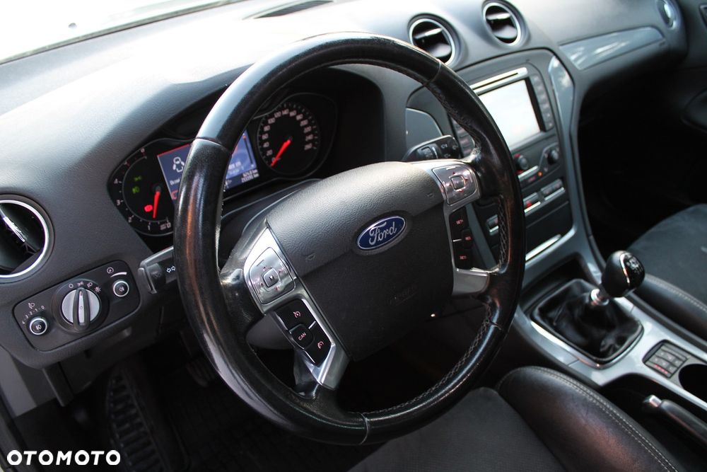 Ford Mondeo SW 2.0 TDCi Titanium - 24