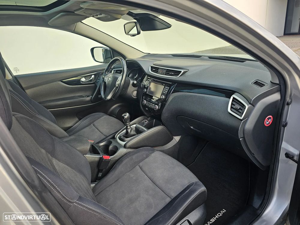Nissan Qashqai 1.5 dCi N-Connecta 18 - 26