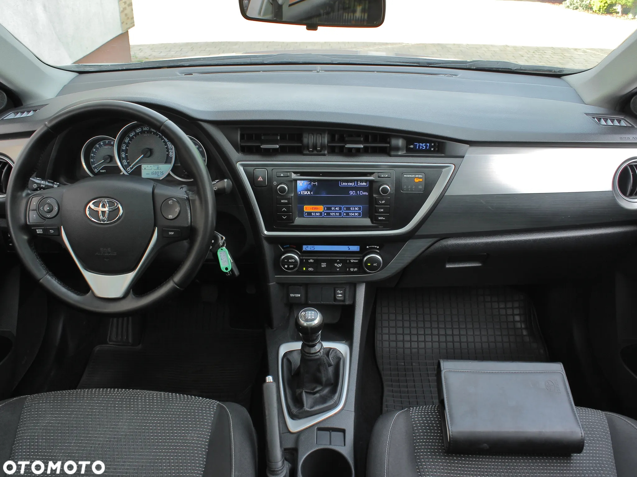 Toyota Auris 1.6 Premium - 6