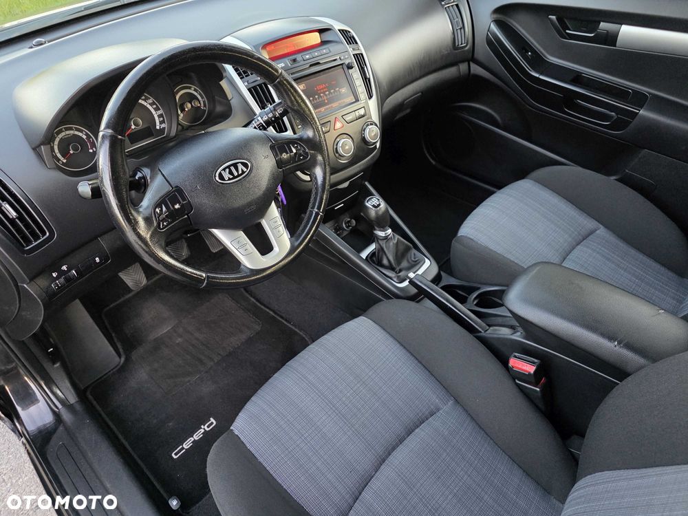 Kia Ceed - 5