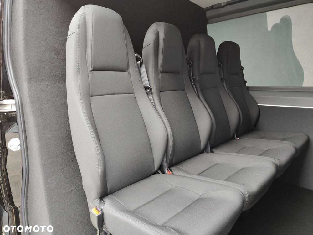 Mercedes-Benz Sprinter - 14