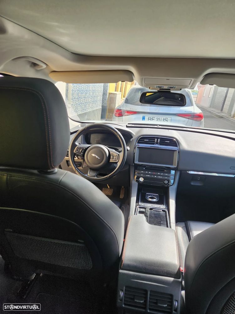 Jaguar F-Pace D200 AWD R-Dynamic HSE - 18