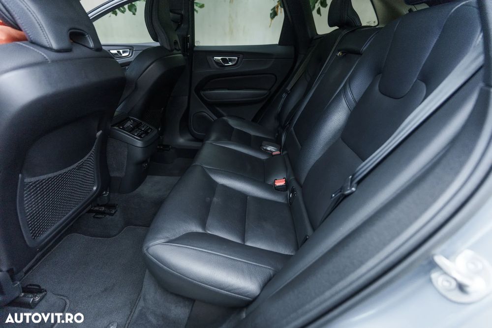 Volvo XC 60 B4 D Plus Bright - 36