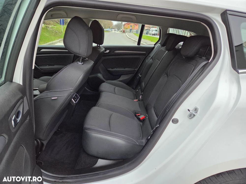 Renault Megane BLUE dCi 115 BUSINESS EDITION - 17