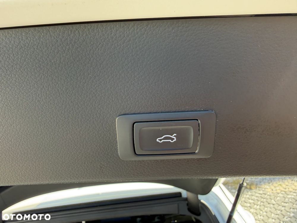 Audi A6 Avant 2.0 TDI ultra S tronic - 29