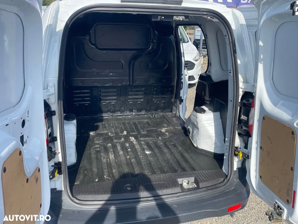 Ford Courier - 6