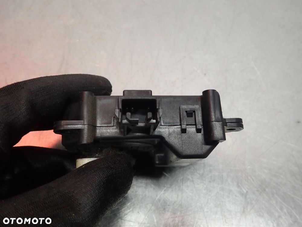 SILNICZEK NAGRZEWNICY TOYOTA RAV4 II LIFT  063700-8330 - 3