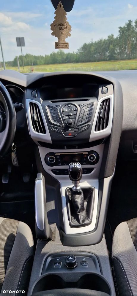 Ford Focus Turnier 1.0 EcoBoost Start-Stopp-System Champions Edition - 17