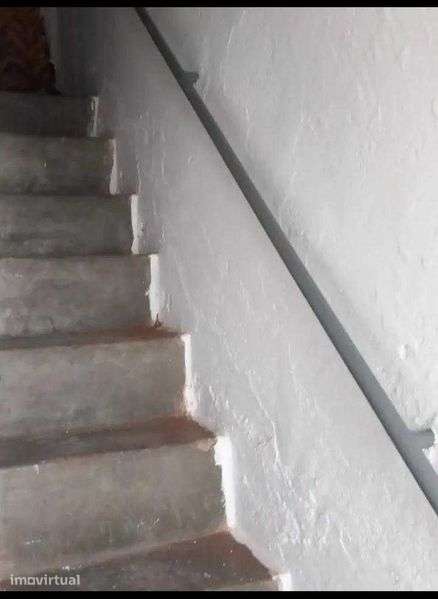 Moradia geminada a venda na rua da Amoreira, ladoeiro, castelo branco - Grande imagem: 4/11