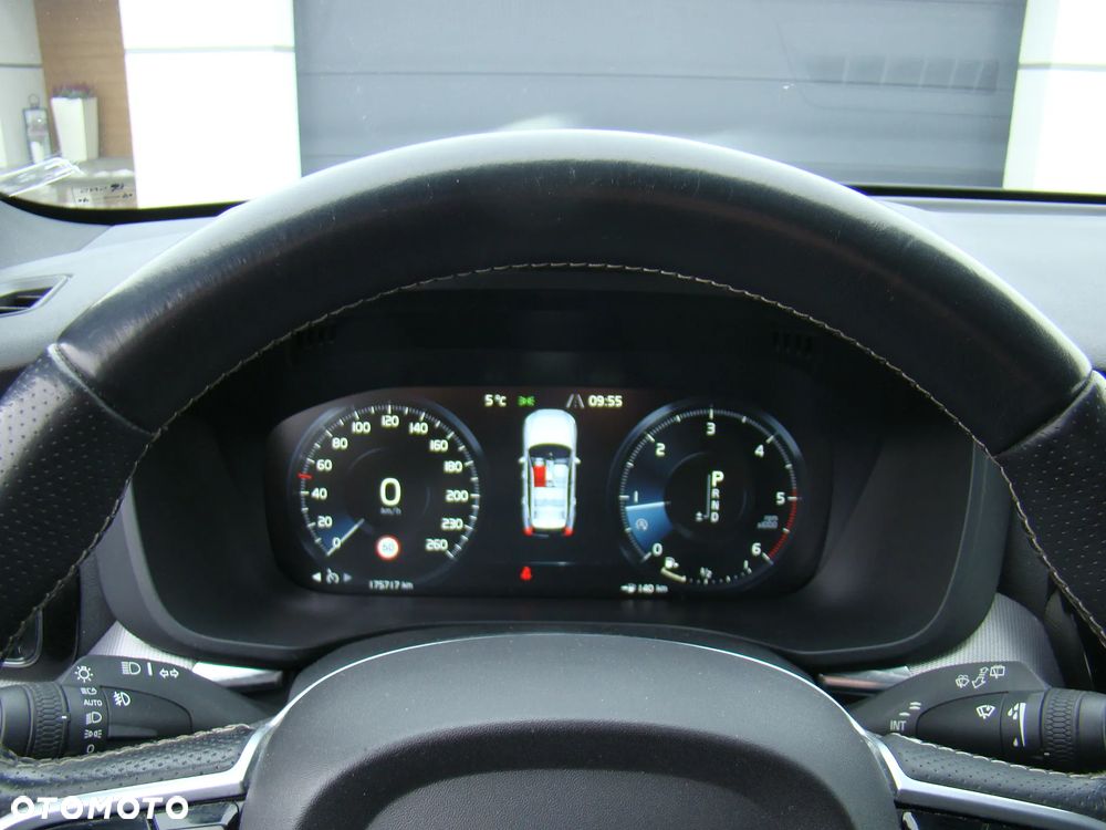 Volvo XC 60 D4 Geartronic RDesign - 25