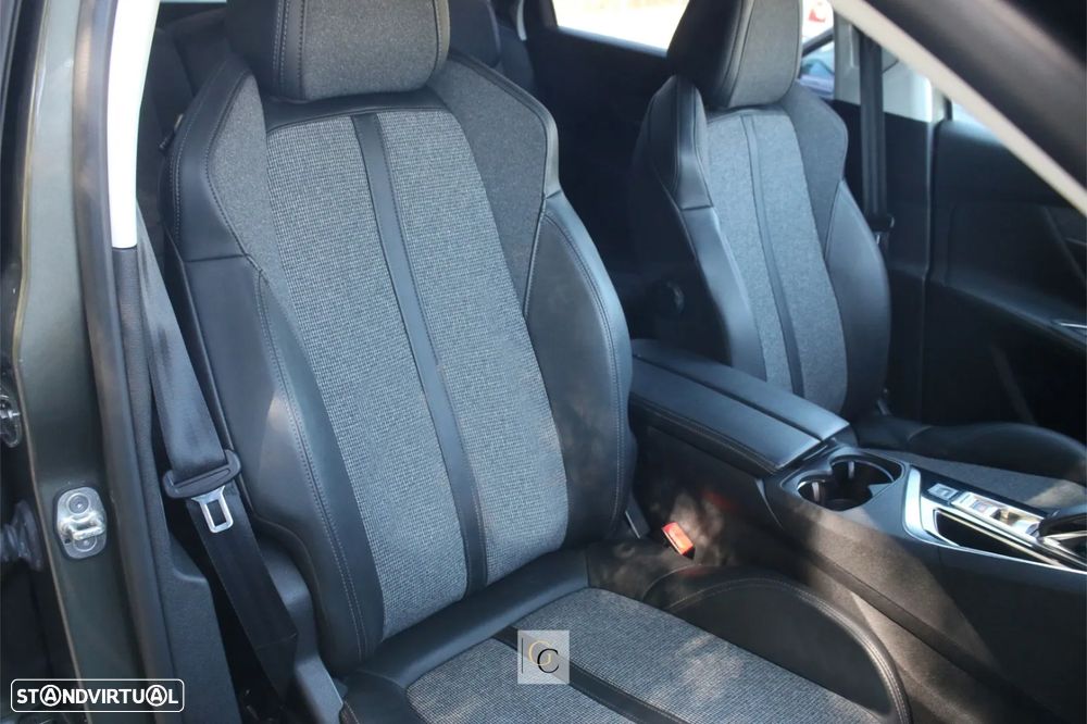 Peugeot 5008 1.2 PureTech Allure EAT6 - 5