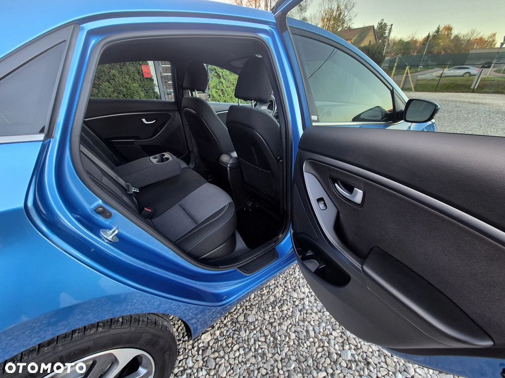 Hyundai i30 blue 1.4 Passion - 28