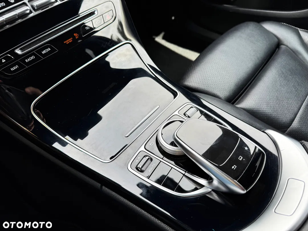 Mercedes-Benz Klasa C 220 (BlueTEC) d 7G-TRONIC AMG Line - 28