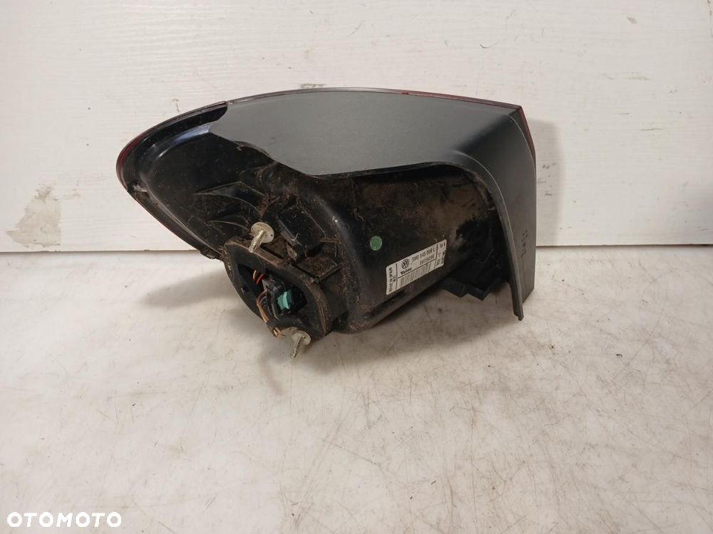 LAMPA TYŁ TYLNA PRAWA VOLKSWAGEN GOLF V 5 + PLUS 5M0945096L - 2