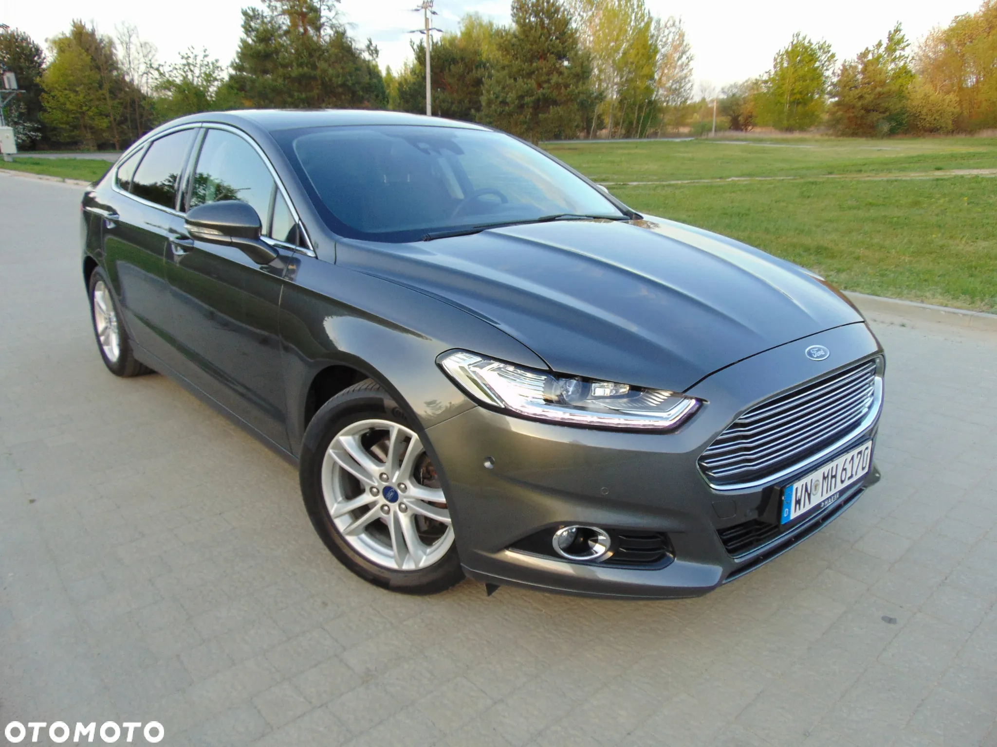 Ford Mondeo 2.0 EcoBoost Start-Stopp Autom Titanium - 2