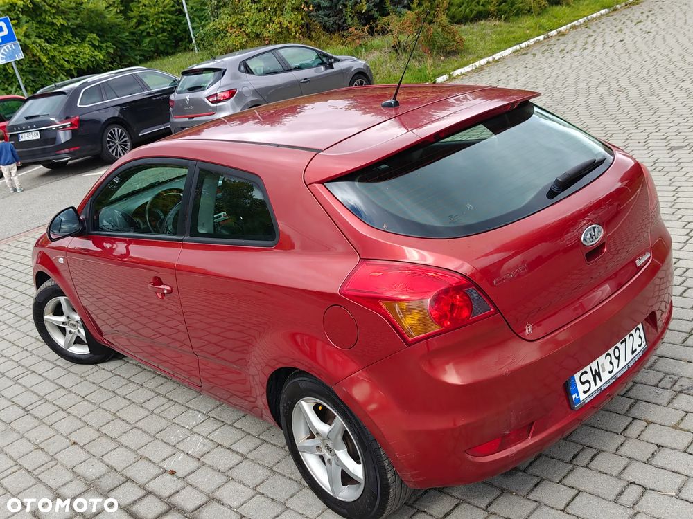 Kia Ceed - 35