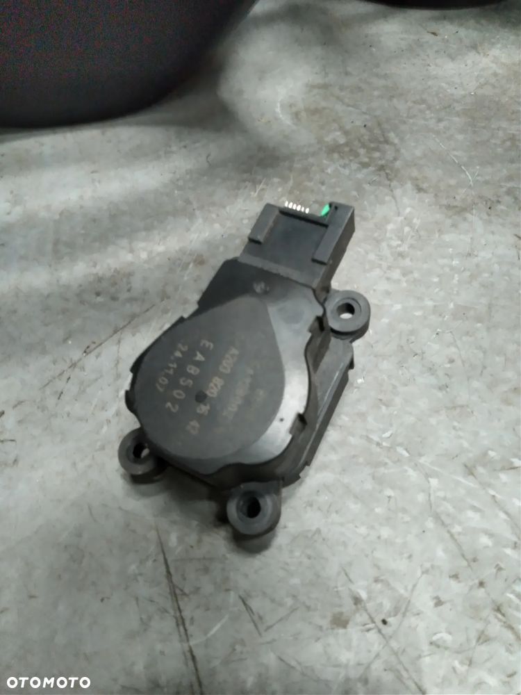 Silniczek nawiewu A2038201642 - 1