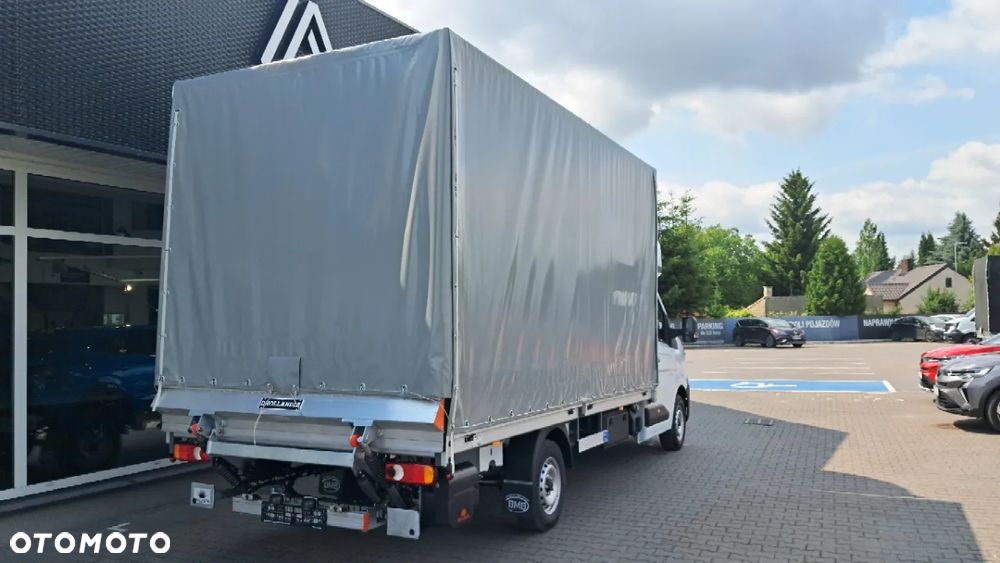 Renault Nowy Master 9 palet + winda - 11