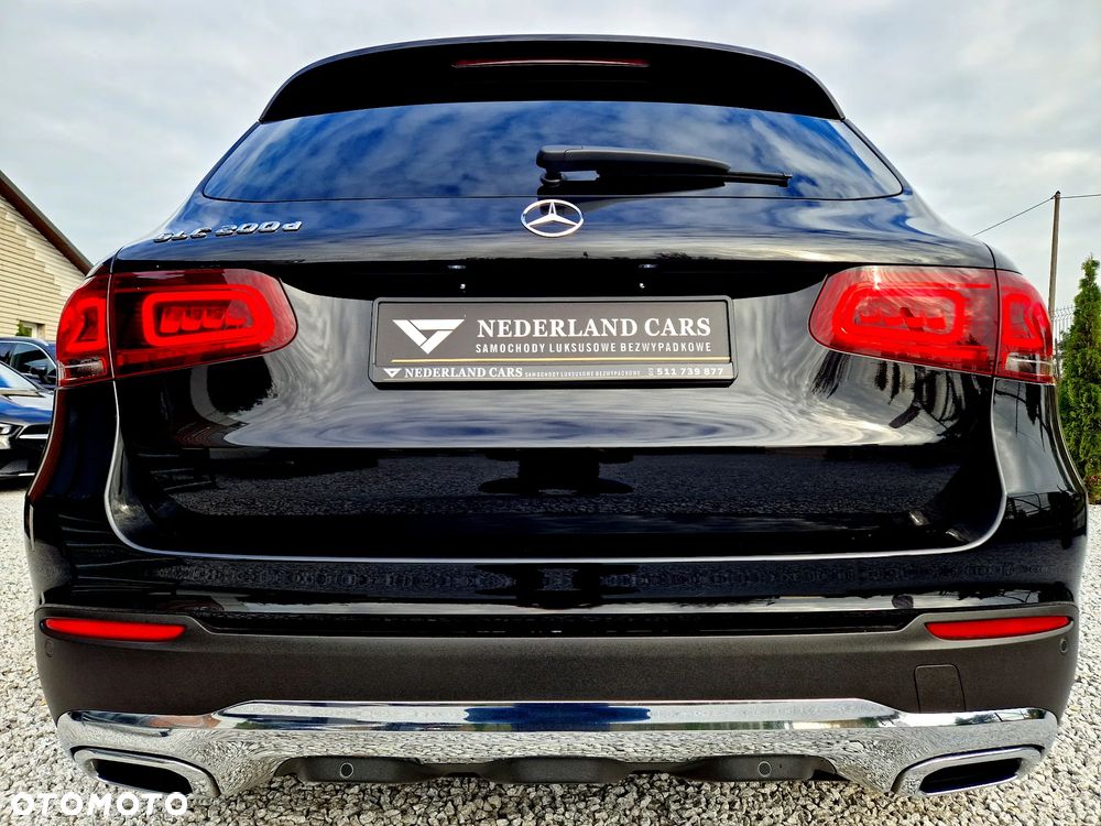Mercedes-Benz GLC - 40