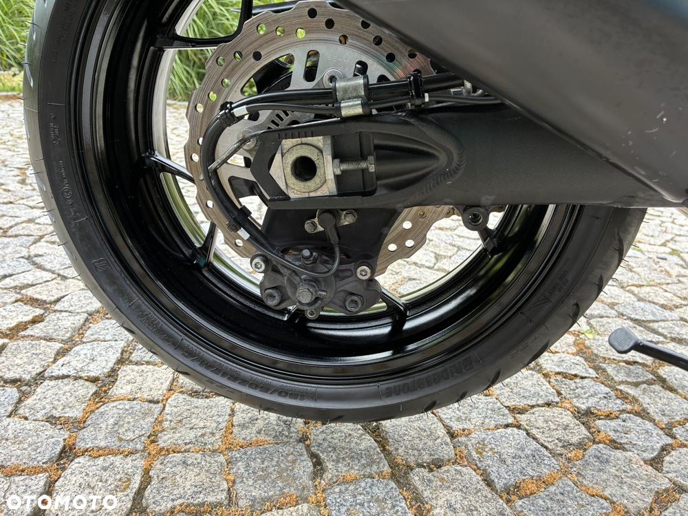 Kawasaki ZZR - 26