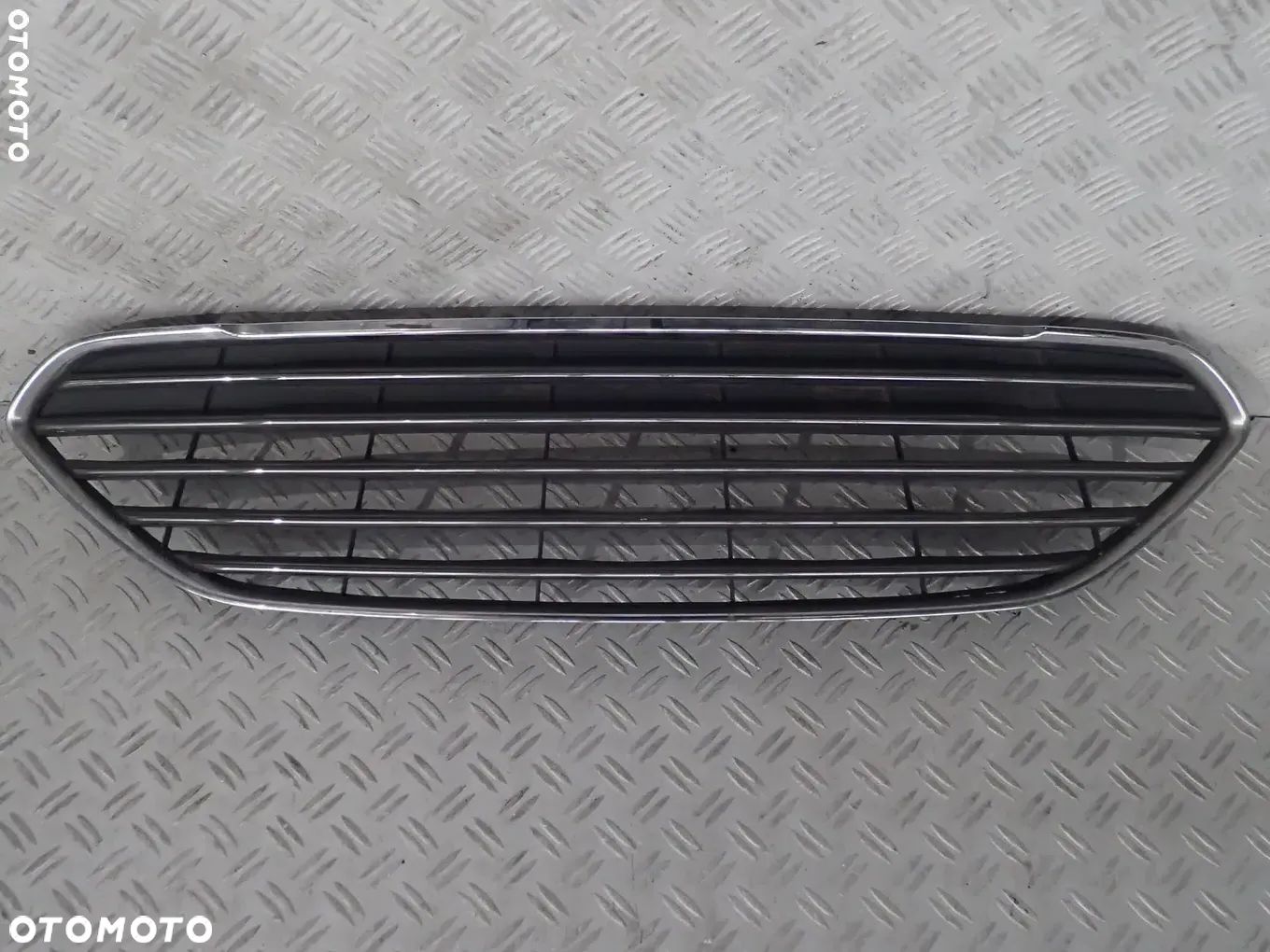 GRILL ATRAPA KRATKA CHROM FORD FIESTA MK7  C1BB-17B968-A - 1