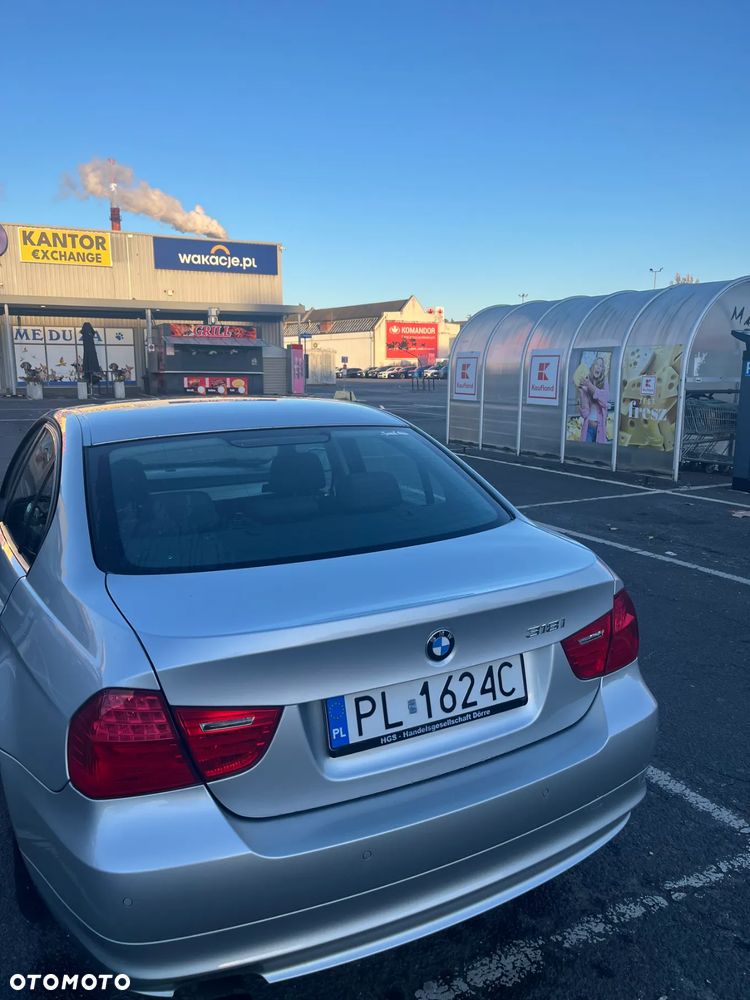 BMW Seria 3 318i - 5