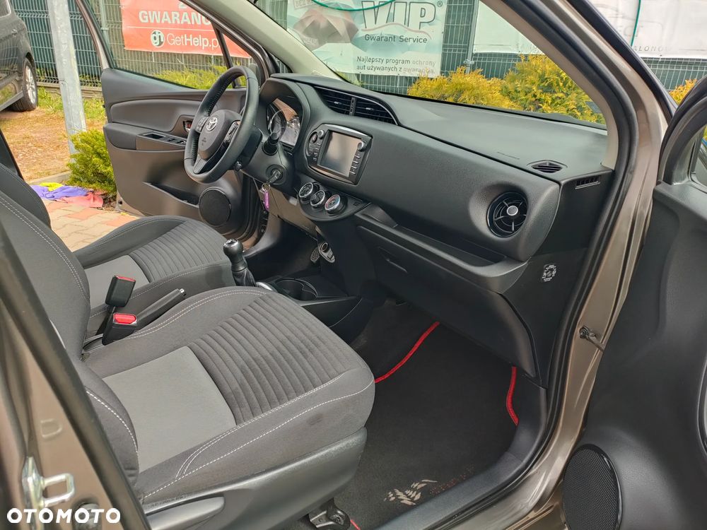 Toyota Yaris 1.0 Premium - 24