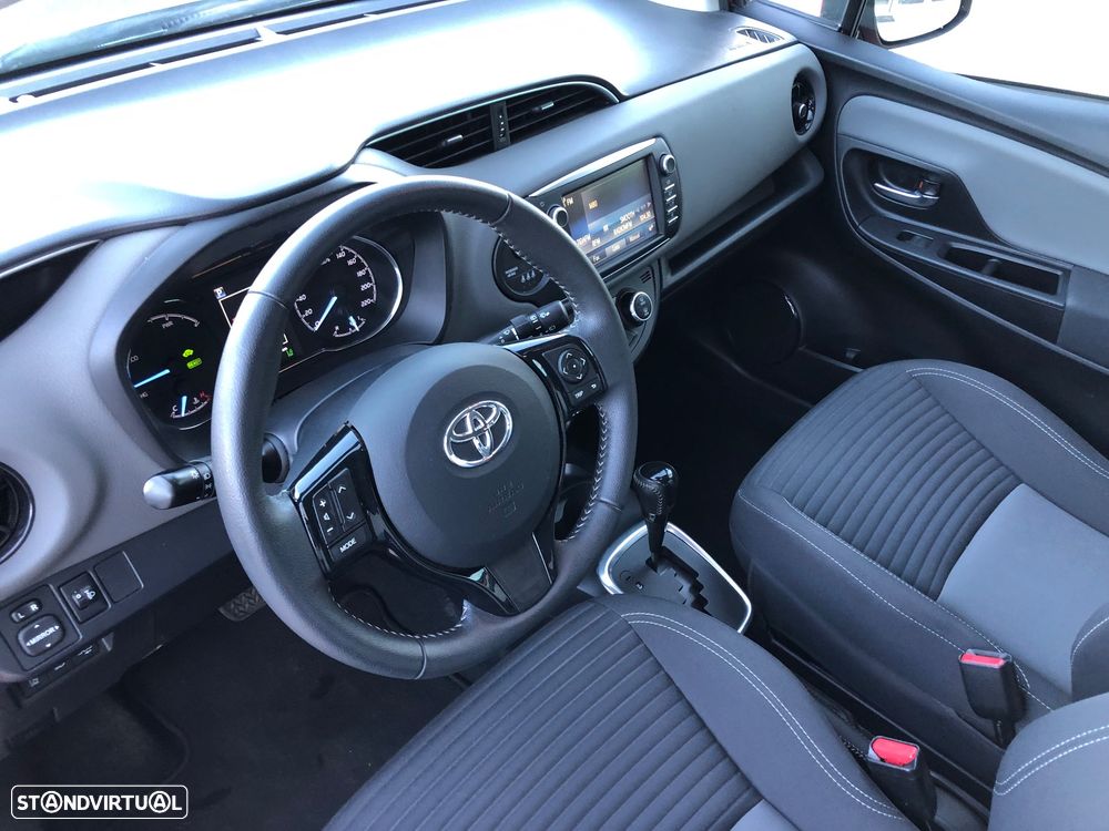 Toyota Yaris 1.5 HSD Comfort - 23