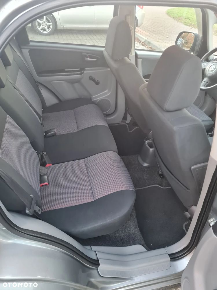 Suzuki SX4 1.6 GS / Premium - 4