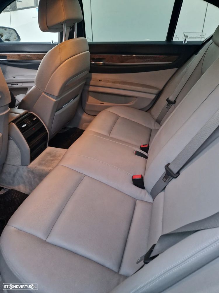 BMW 740 d Pack M - 2