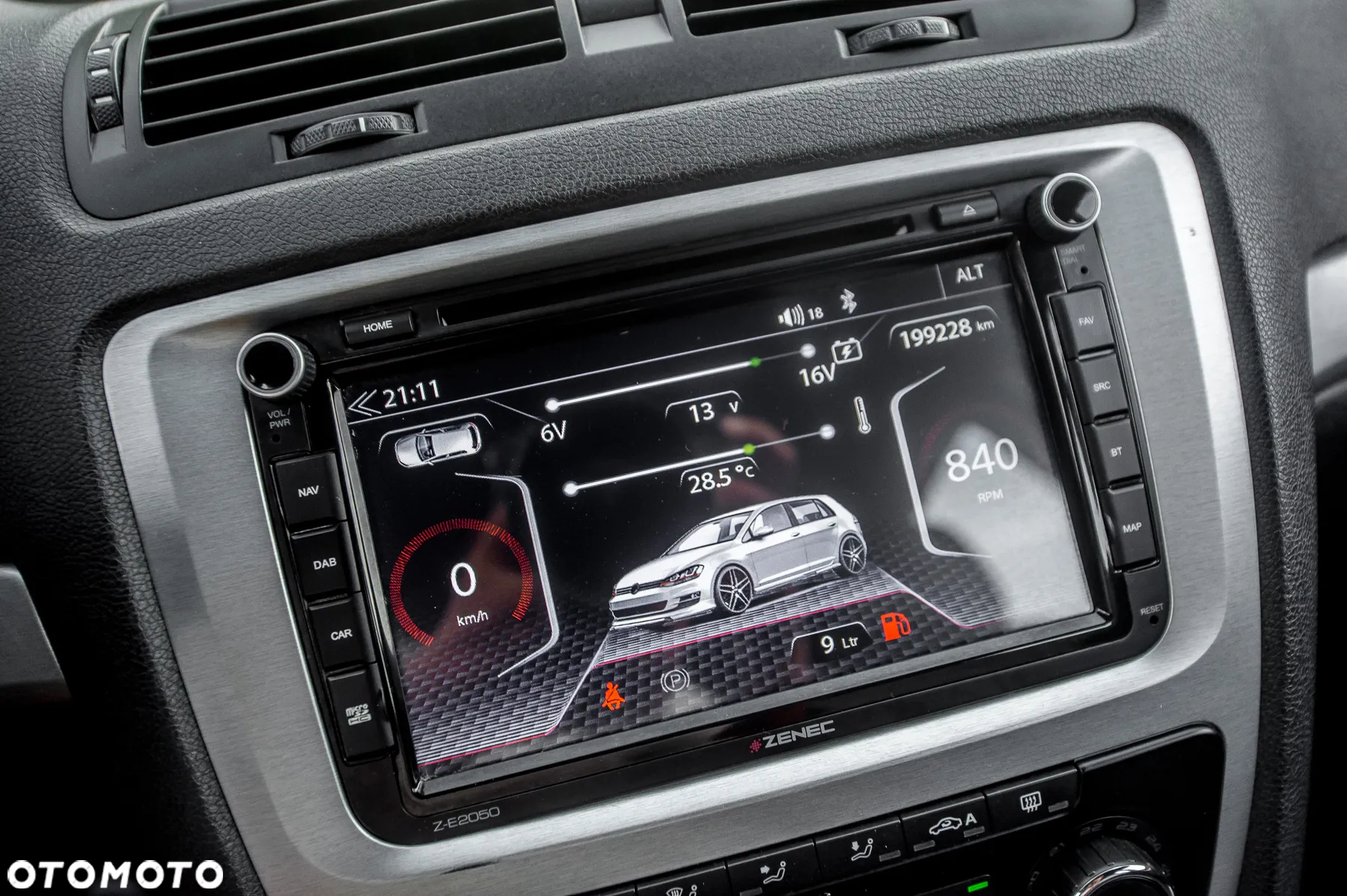 Skoda Octavia Combi 2.0 TSI RS - 30