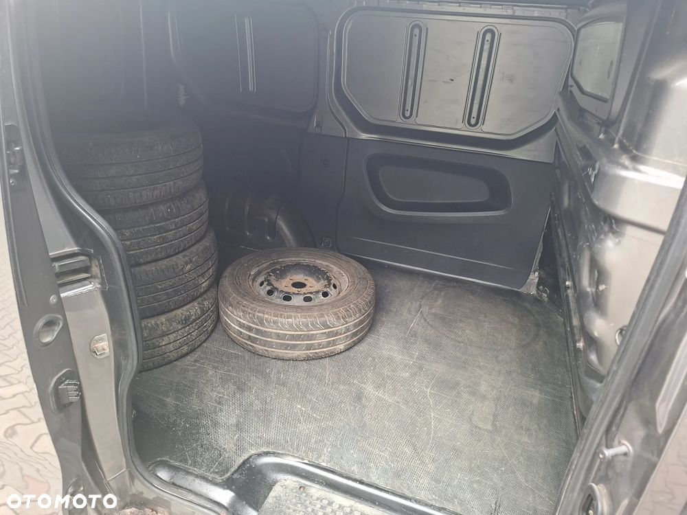 Opel Vivaro - 32
