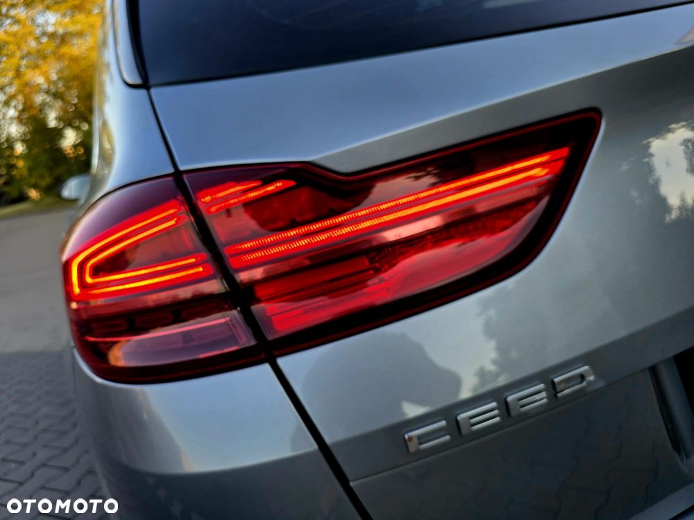 Kia Ceed 1.4 L - 11