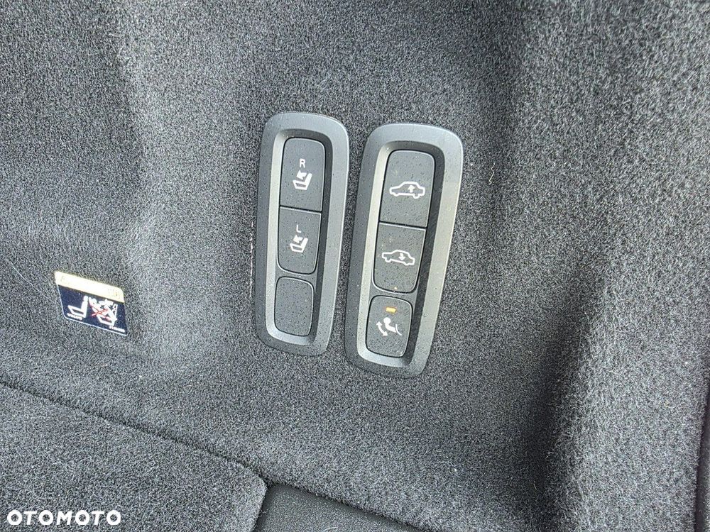 Volvo XC 60 D5 SCR AWD Inscription - 9