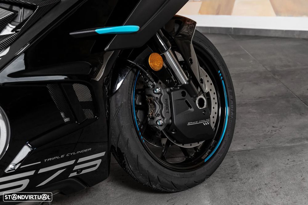 CF Moto 675SR-R - 12