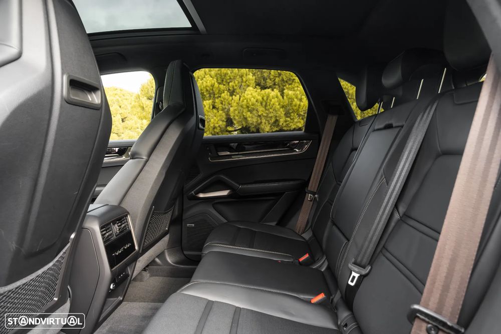 Porsche Cayenne Turbo E-Hybrid Tiptronic S - 30