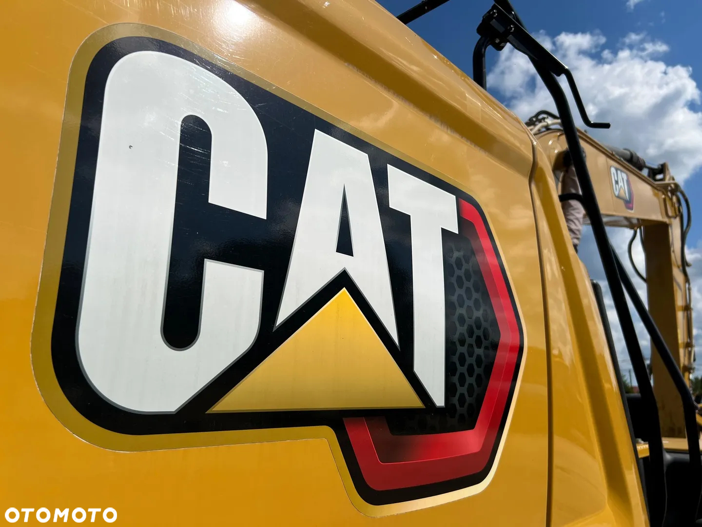 Caterpillar 320GC - 15