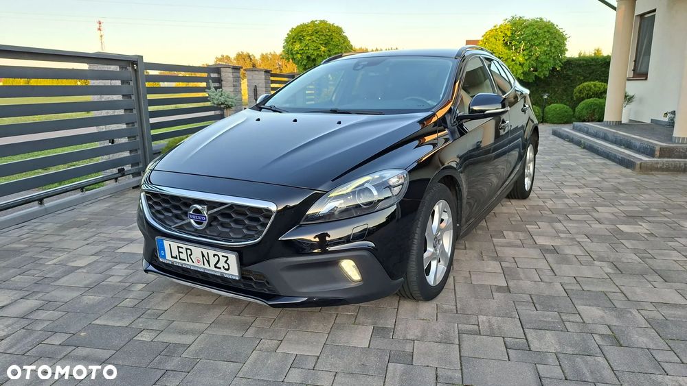 Volvo V40 Cross Country - 4