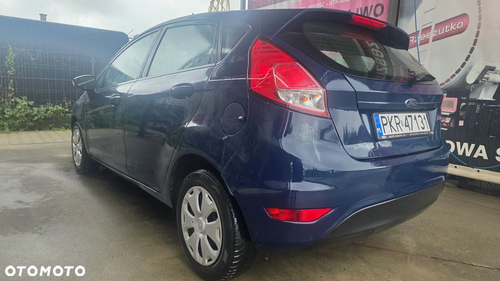 Ford Fiesta 1.5 TDCi Ambiente - 23