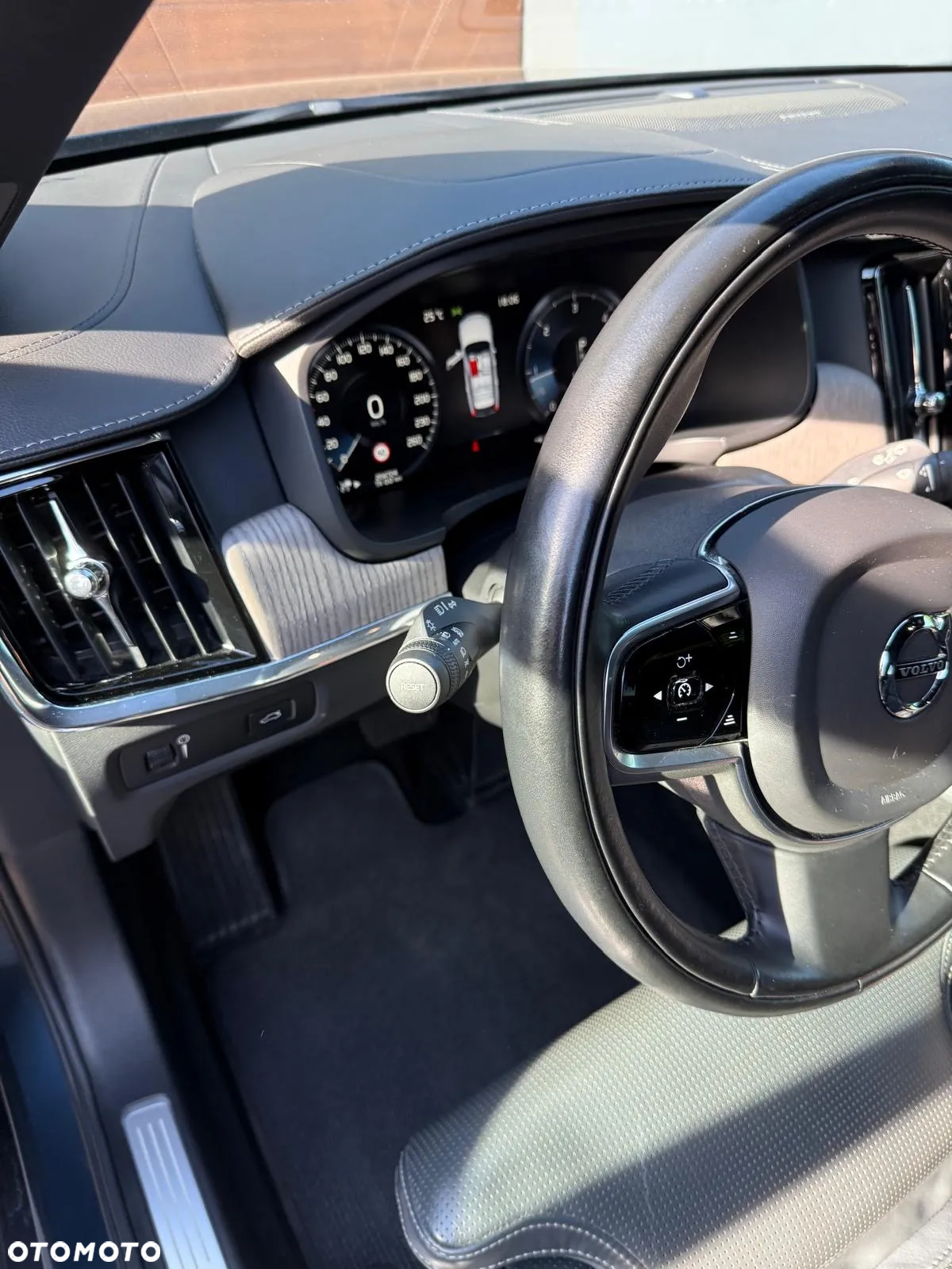 Volvo V90 Cross Country D5 AWD Pro - 13