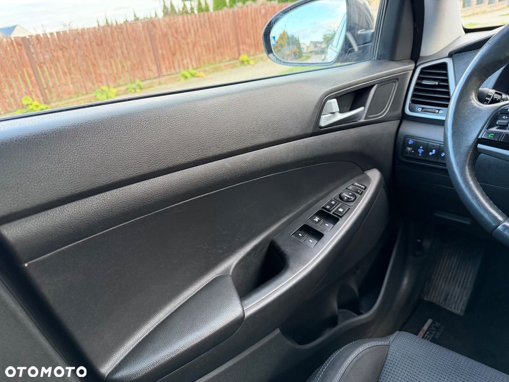 Hyundai Tucson 2.0 CRDi 4WD Automatik Intro Edition - 27