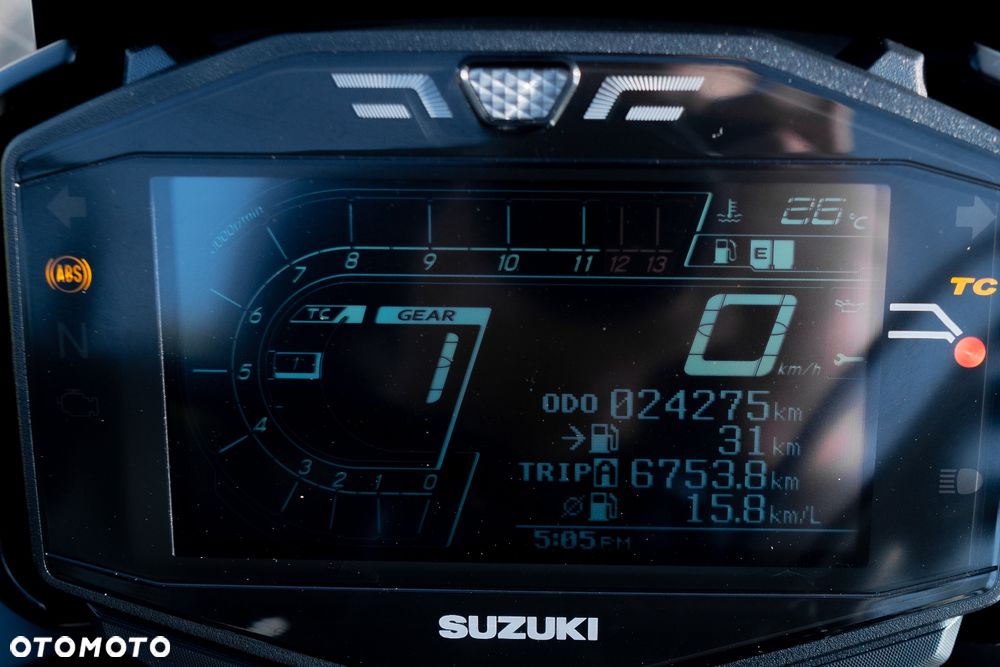 Suzuki GSX 1000 - 24