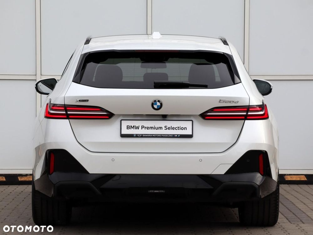 BMW Seria 5 520d xDrive mHEV M Sport - 11