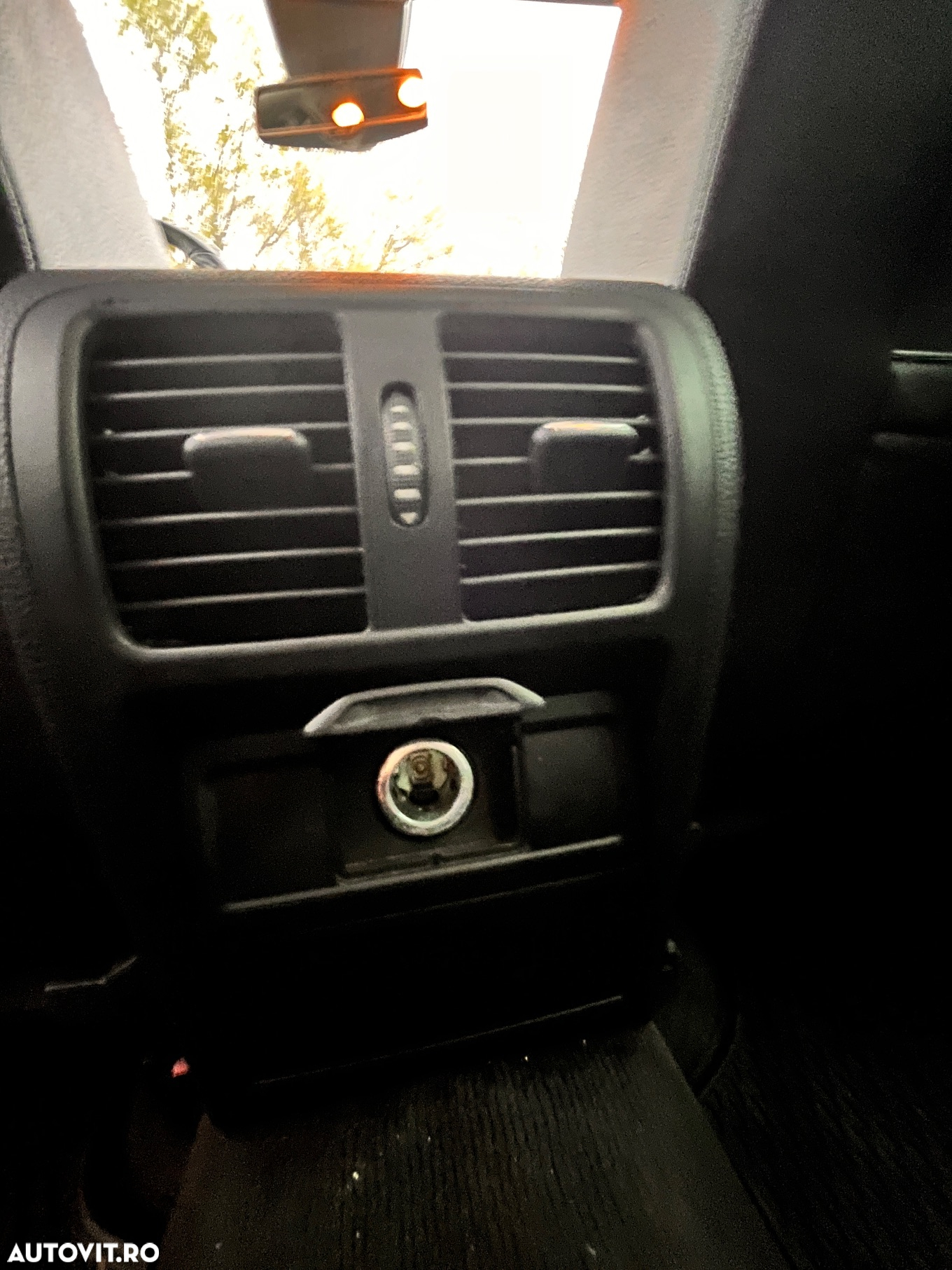 Volkswagen Passat Variant 2.0 TDI BlueMotion Technology DSG Comfortline - 18